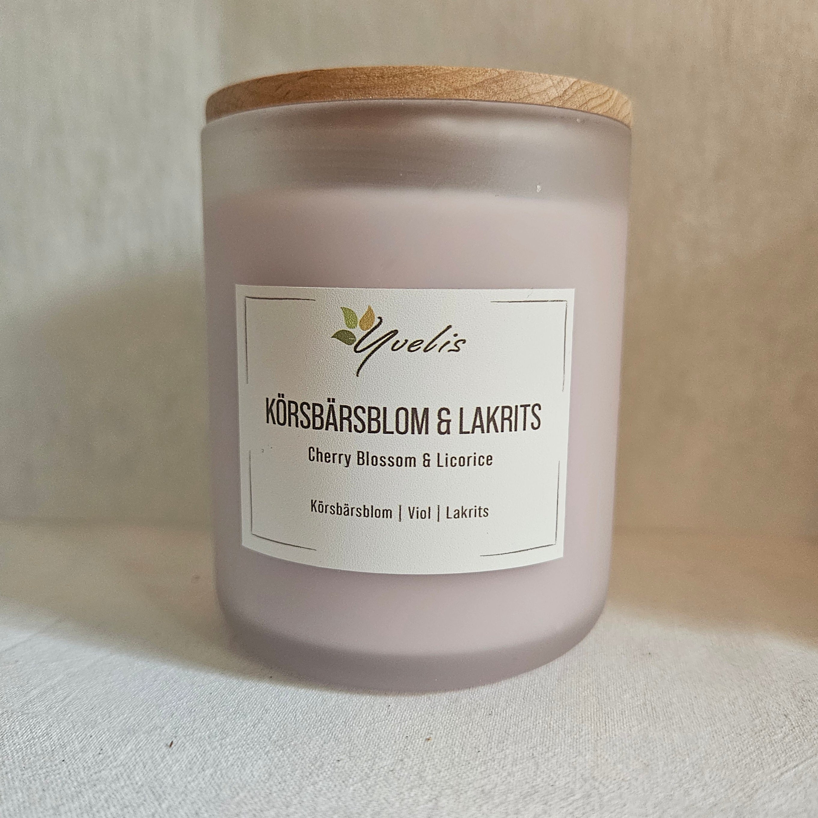 Körsbärsblom & Lakrits Doftljus